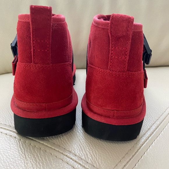 UGG Men's Neumel Snapback Boots in Samba Red - Picture 4 of 11